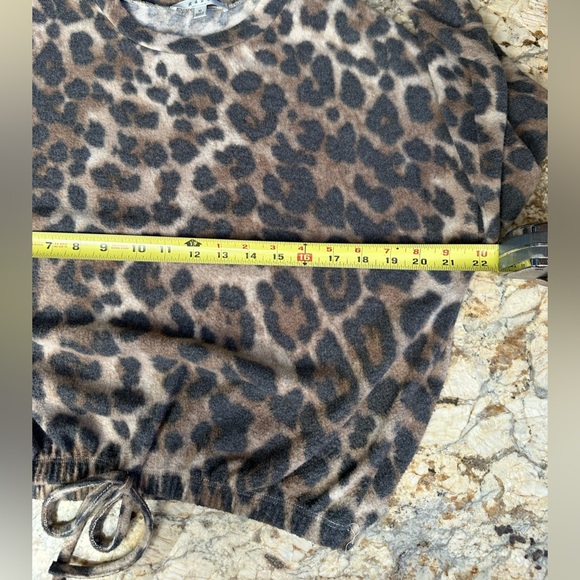 Gaze sz MD fleece long sleeve elastic waist leopard print sweater sweatshirt top - Picture 5 of 6
